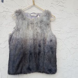 HP🎉🎉CHELSEA & VIOLET Ombre’ Faux Fur Vest